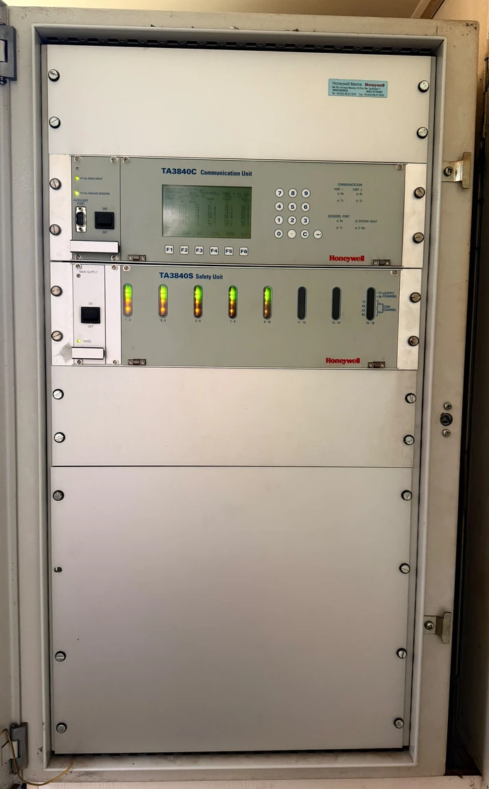 Honeywell TA3840C & TA3840S Communication Interface Unit Honeywell TA3840C and TA3840S Communication Interface Units installed in a marine tank level gauging system control cabinet onboard an oil tanker.